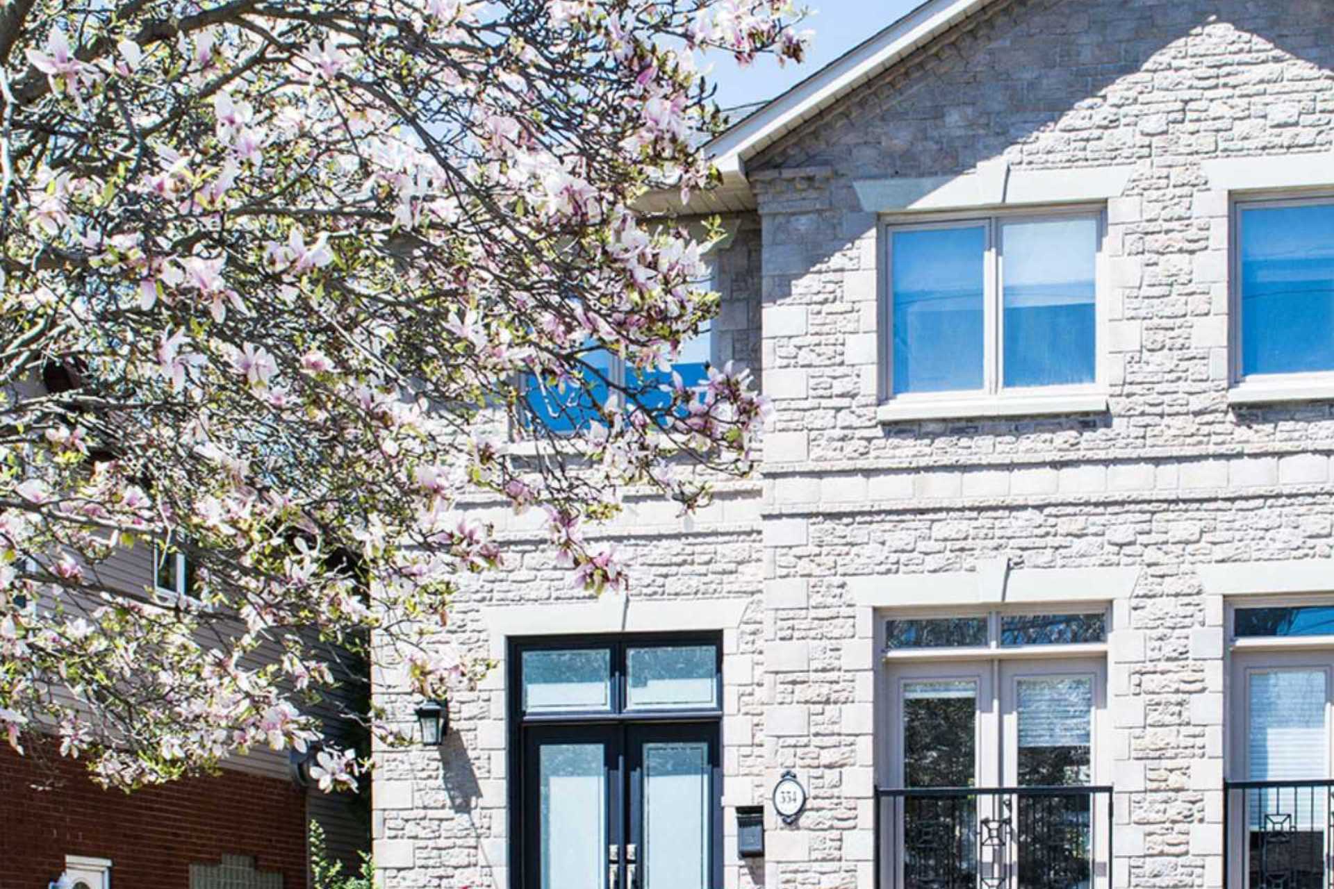 Beat the Heat: How Spring Window Replacement Lowers Cooling Loads - Custom Window Designs